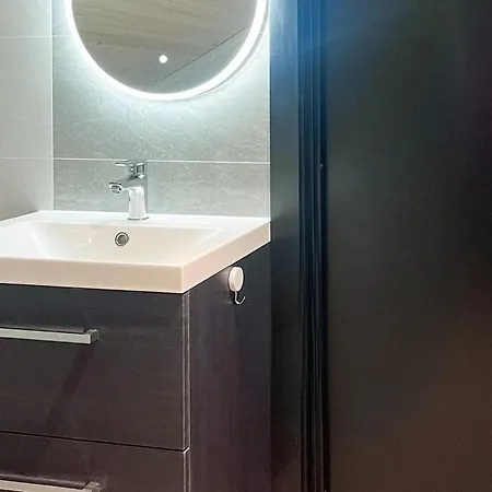 Semesterbostad 4 Bedroom Lovely In *