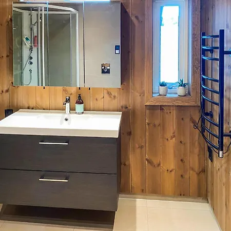 Nyaraló 4 Bedroom Lovely In *