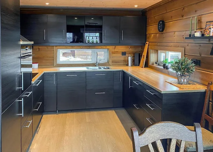 4 Bedroom Lovely In