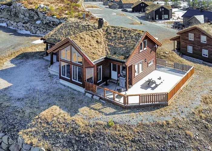 4 Bedroom Lovely In Hébergement de vacances Rysstad